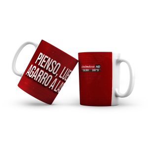 Taza cerámica Crónica Placas Rojas Oficial - Pienso, luego me agarro a las piñas