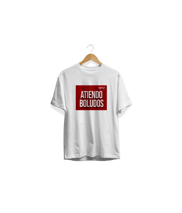 remera unisex blanca atiendo boludos